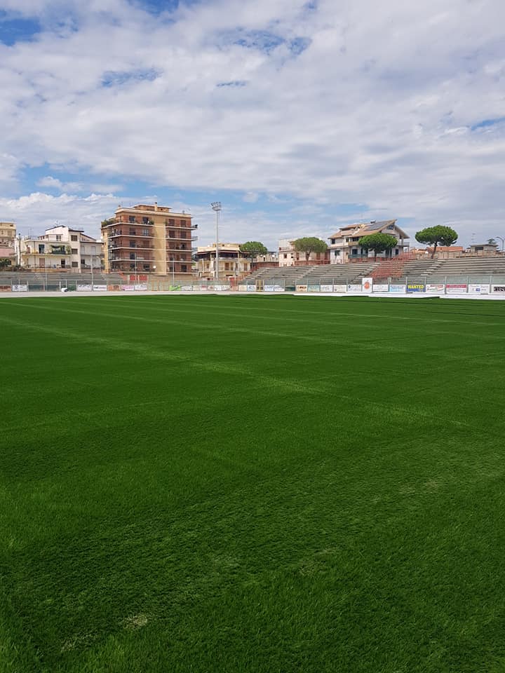 Locri Rc Procedono Spediti I Lavori Di Rinnovamento Dello Stadio