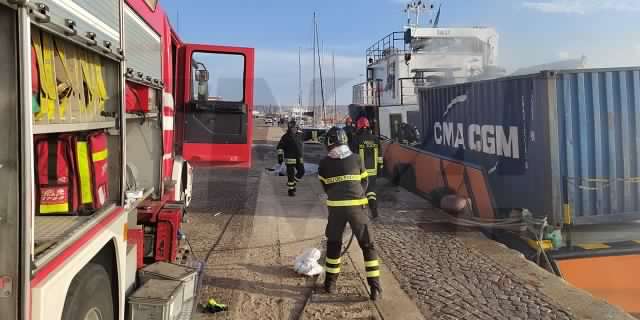 ESPLOSIONE AL PORTO DI CROTONE CON MORTI E FERITI Video Eco Della