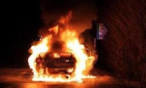 ANCONA - Un'auto in fiamme per riscuotere risarcimento dall?assicurazione, denunciati tre giovani di Ancona.+++NO SALES, EDITORIAL USE ONLY+++