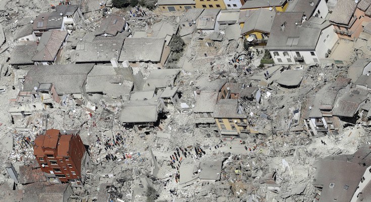 Amatrice, 24 agosto 2016 (AP Photo/Gregorio Borgia)