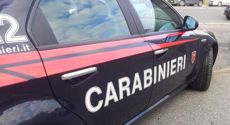 carabinieri-auto-sola