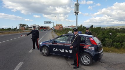 pattuglia-dei-carabinieri-locri-426x240