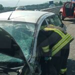 Contromano sulla A2 si scontra con un’auto: due feriti gravi