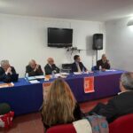 Gerace: durante un partecipatissimo incontro presentato il romanzo “Gli spettri di Dile” dell’avvocato locrideo Bruno Larosa